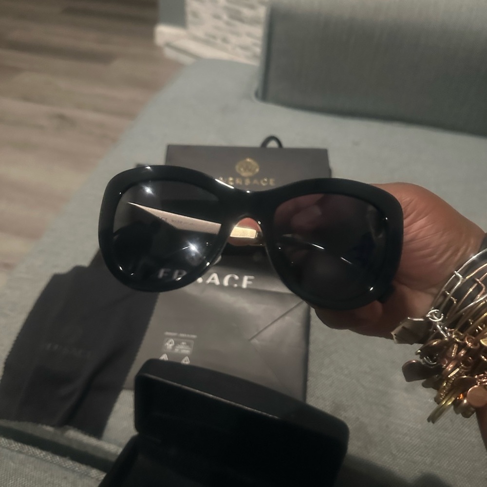 Only Worn Twice! No Scratches! Practically Brand … - image 2